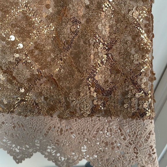 NWT ASTR Sequin Crop Top - Picture 5 of 6